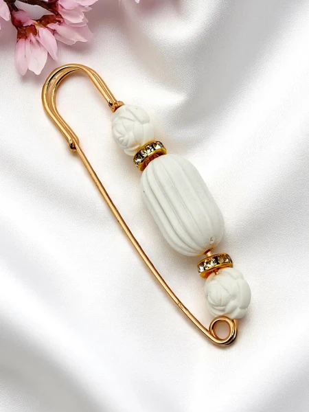 Декоративна жіноча брошка з маленькими трояндами Rose Charm