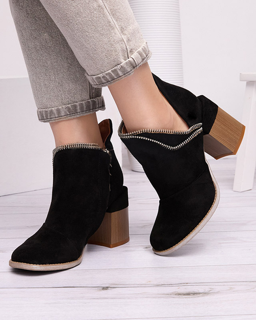 Чорні жіночі утеплені чоботи на підборах Mukis