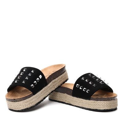 Czarne klapki z ćwiekami Fremi - Obuwie