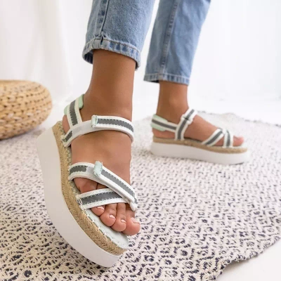 OUTLET Dámské mintové sandály s reflexními prvky Kollin - Obuv