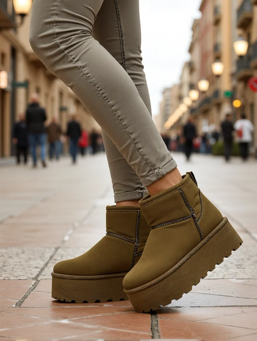 Royalfashion Короткі чоботи жіночі в стилі сноубутс Wiebi