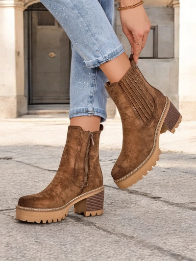 Жіночі чоботи до щиколотки з еко-замші від Royalfashion на стовпі Segiag