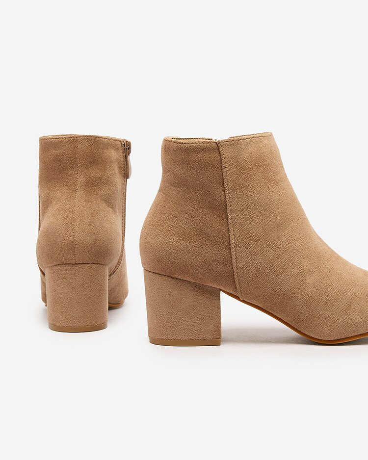 Royalfashion Světle hnědé dámské nízké kozačky na jehlovém podpatku Referra