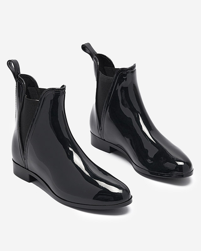 Černé lakované dámské polobotky Seris - Obuv