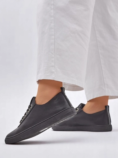 Royalfashion Жіночі кросівки з стразами Cytorrie