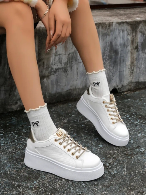 Royalfashion жіночі спортивні кросівки з декоративними шнурками Eone