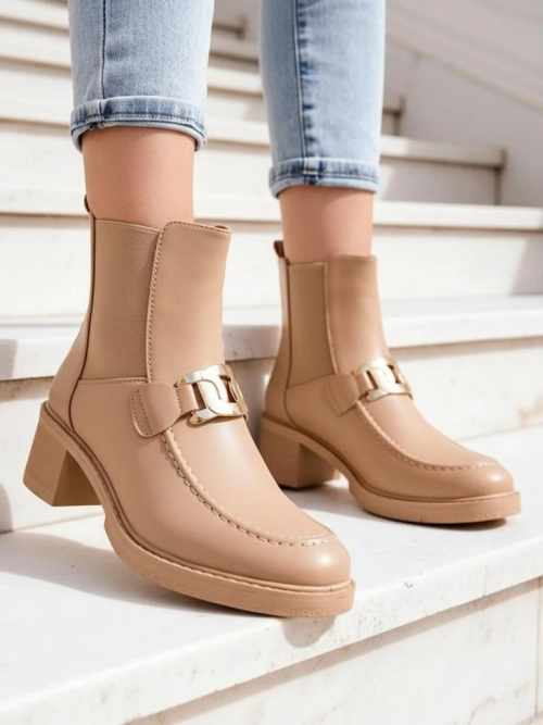 Жіночі чоботи Royalfashion з низьким каблуком Ewios