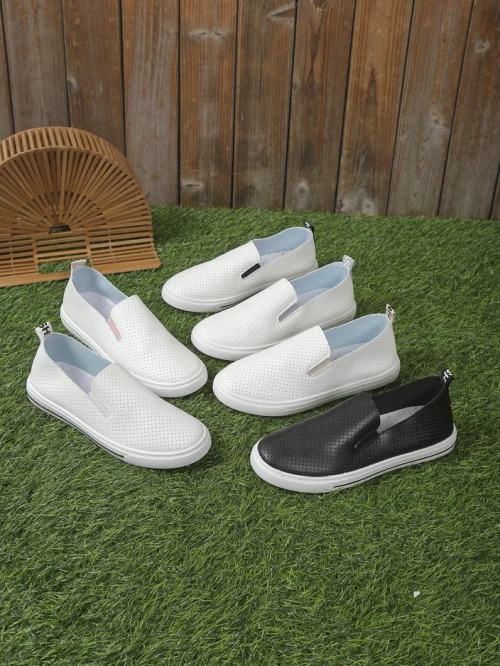 Royalfashion Жіночі перфоровані туфлі на підошві Eppes