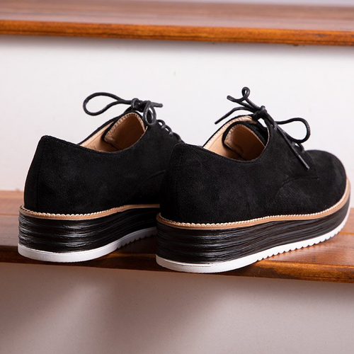 Чорні жіночі еко-замшеві туфлі на платформі