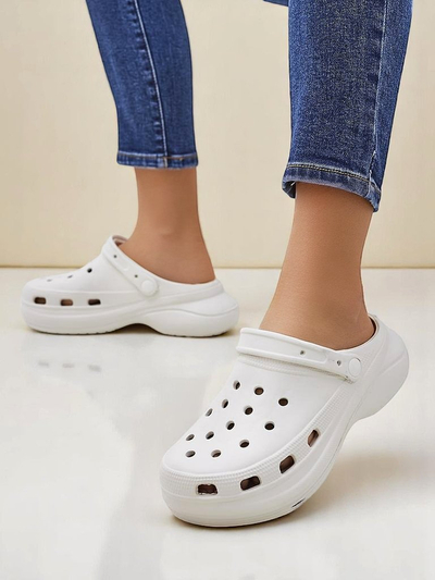 Royalfashion Dámské gumové sandály s výřezy Dellosa