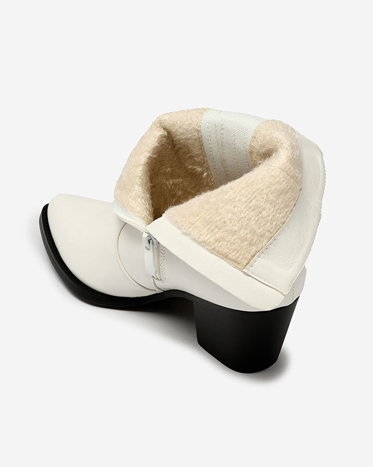 Royalfashion Bílé dámské zateplené kovbojské boty Corbos