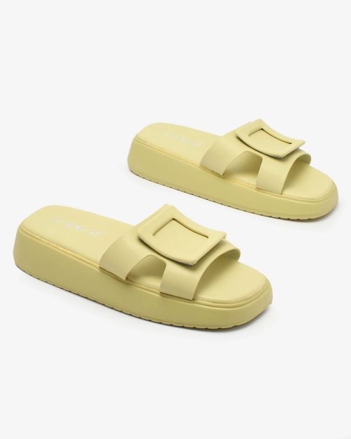 Royalfashion Світло-зелені жіночі шльопанці з пряжкою Ocurary