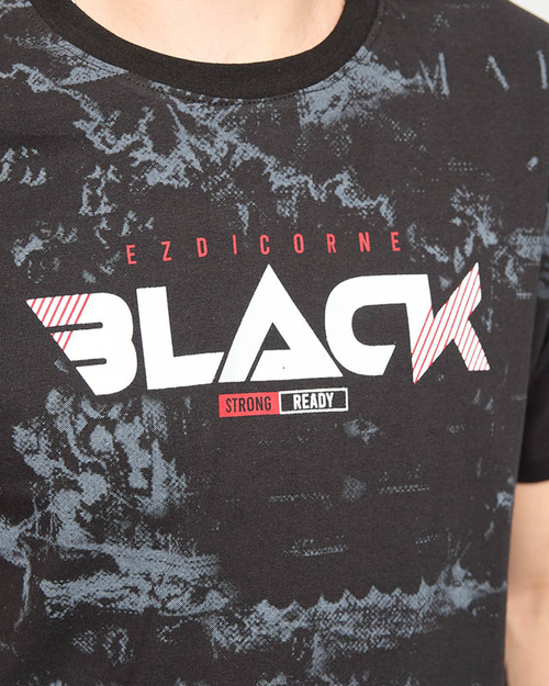 Чорна чоловіча футболка з принтом - Одяг