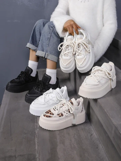 Royalfashion Спортивні кросівки для жінок на платформі Aeroll