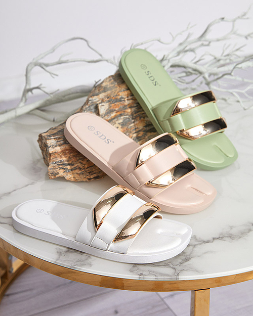 Зелені жіночі шльопанці з золотим оздобленням Kedino