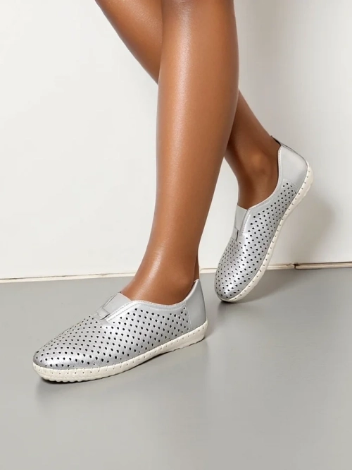 Royalfashion Жіночі перфораційні лофери Gofielle