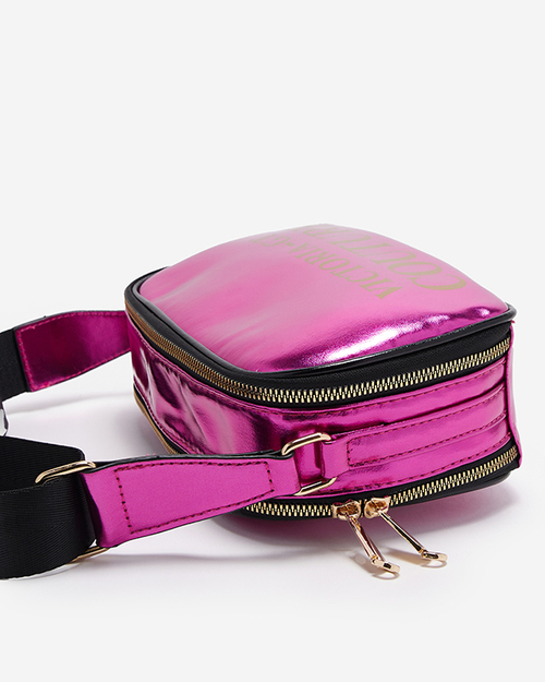 Рожева маленька блискуча жіноча сумочка з написами