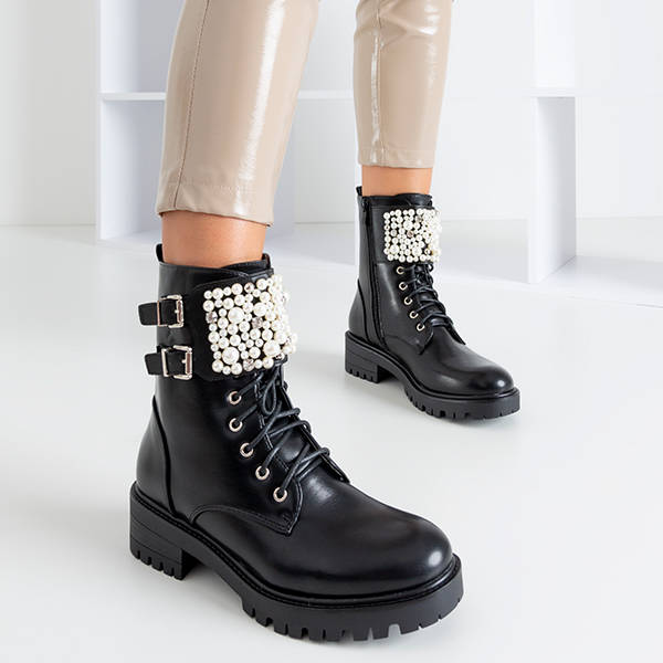 Černé tašky s ozdobami Foga - obuv