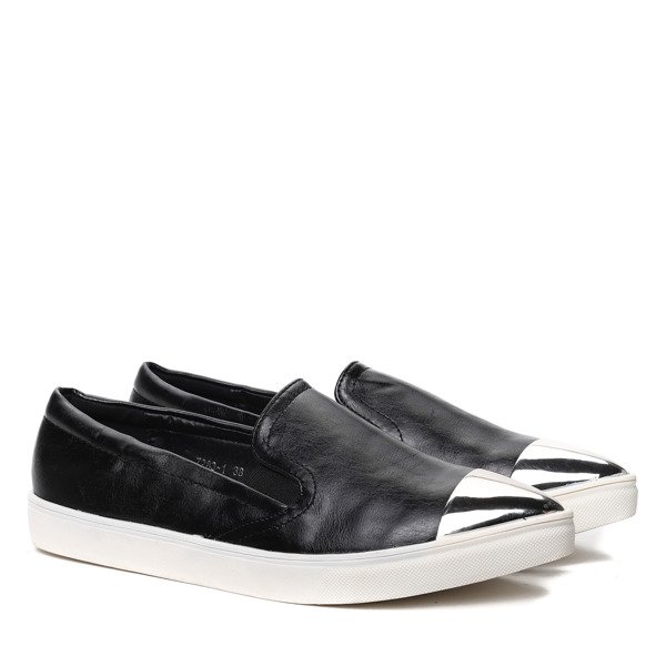 Černý slip on s kovovou špičkou Annalee - Obuv