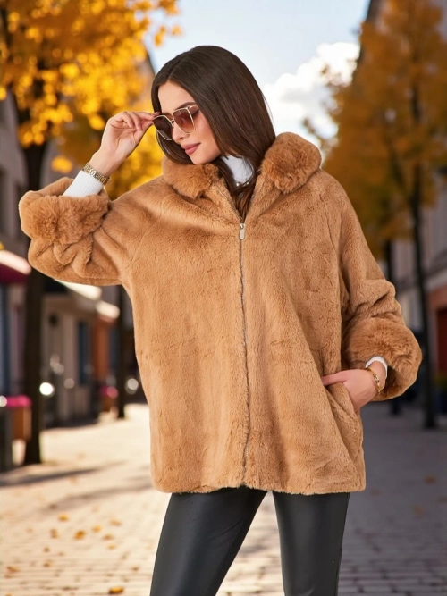 Пальто з штучного хутра для жінок Royalfashion