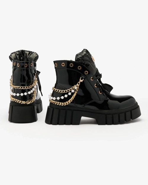 Жіночі лаковані утеплені черевики Royalfashion чорного кольору Dahaff