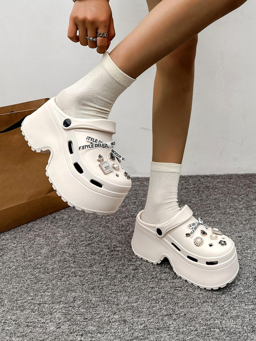 Royalfashion Жіночі гумові сандалі з прикрасами Dellos