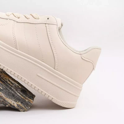 OUTLET Бежеве жіноче спортивне взуття на платформі Silvina - Взуття