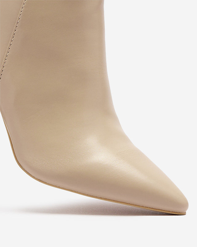 Béžové dámské kozačky zdobené cvočky Sertika - Obuv