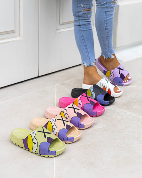 Зелені жіночі резинові шльопанці з принтом Pfizz