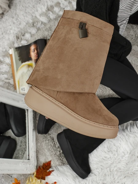 Короткі жіночі черевики а-ля снігоходи з пристібною халявою Elizze