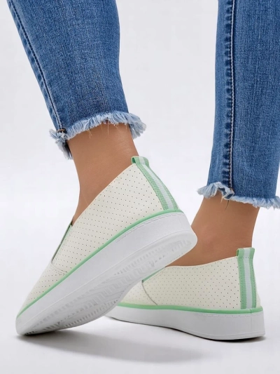 Royalfashion Dámské perforované slip-on boty Kassias