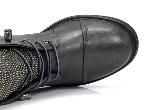 Szare, wiązane botki - Obuwie