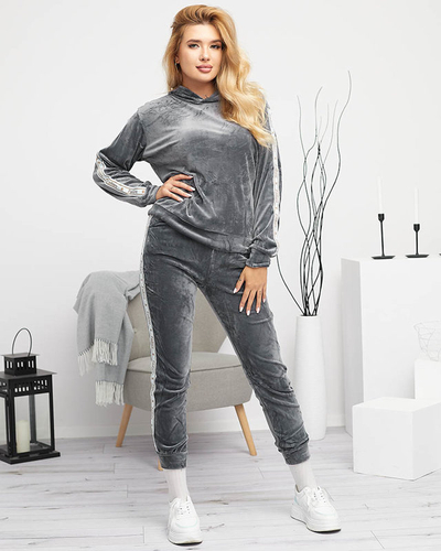 Сірий жіночий спортивний костюм у смужку - Одяг