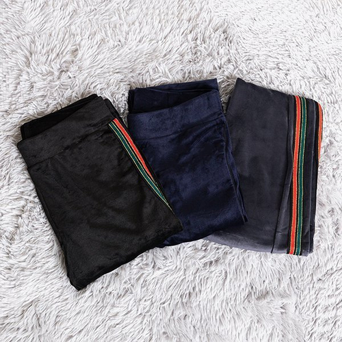 Сірі жіночі легінси в смужку - Одяг