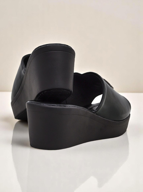 Royalfashion Жіночі босоніжки на танкетці Elira