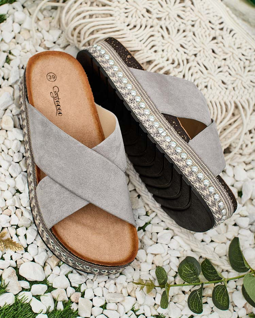 Royalfashion Жіночі шльопанці Tomlla на плоскій підошві