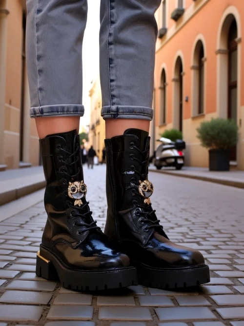 Royalfashion Жіночі чоботи на низькому ходу з патентної шкіри Tesiolle