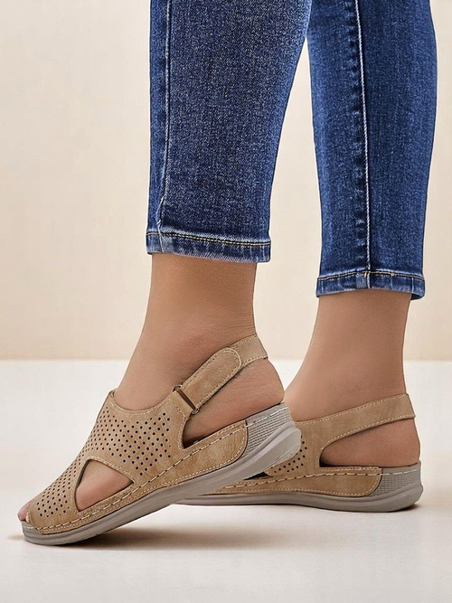 Royalfashion Жіночі ажурні сандалі Leminni