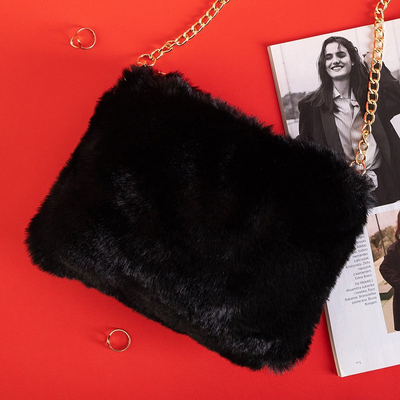 Černá kožešinová kabelka na zlatém řetízku - Kabelky