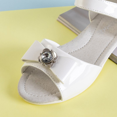 Bílé dětské sandály s mašlí Albina - Boty