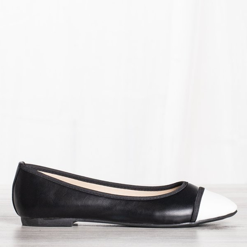 Чорні балетки з білим носком Larnara