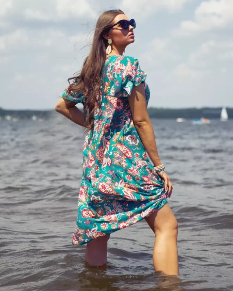 Royalfashion Zelené dámské šaty s barevným květinovým vzorem