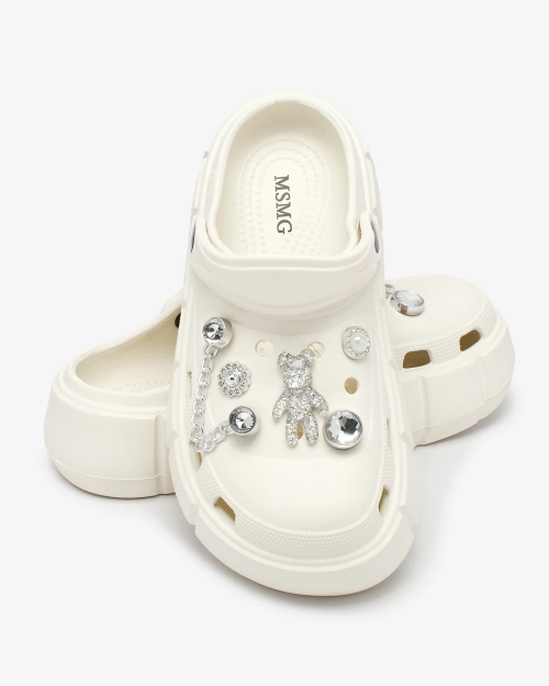 Royalfashion Білі ажурні жіночі шльопанці з цирконієвими прикрасами Afuccia