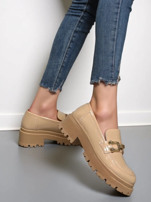 Royalfashion Жіночі лофери з патентної шкіри Arieda