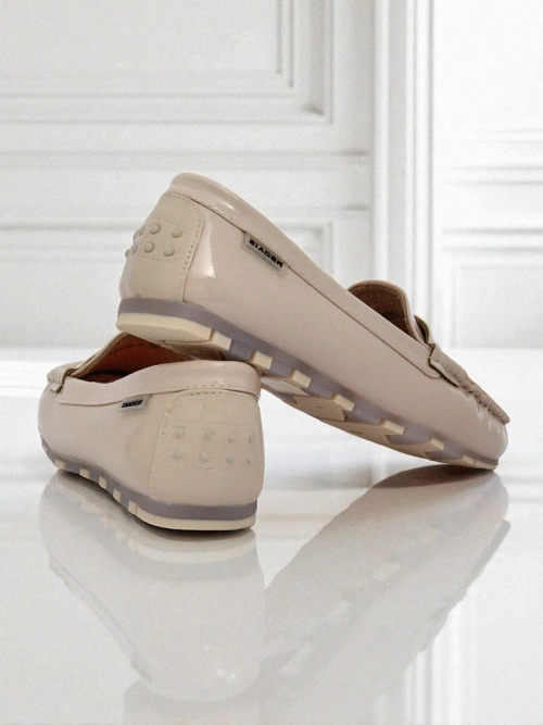 Loafers damskie bezowe Kallista - skora ekologiczna zamszowa premium