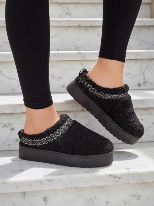 Жіночі короткі снігурі Royalfashion Sesele