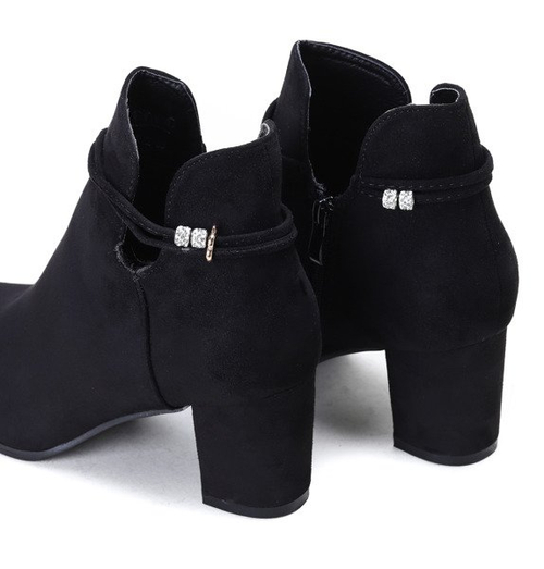 Czarne botki na słupku z eko-zamszu Andele - Obuwie