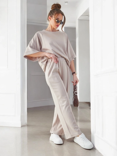 Royalfashion Dámský outfit s krátkým rukávem a rozšířenými kalhotami