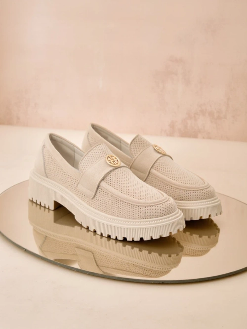 Лофери жіночі Callista бежеві з еко-замші на плоскій підошві 4 см