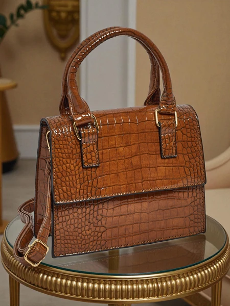 Lakovaná Malá dámská kabelka z eko kůže Veluna